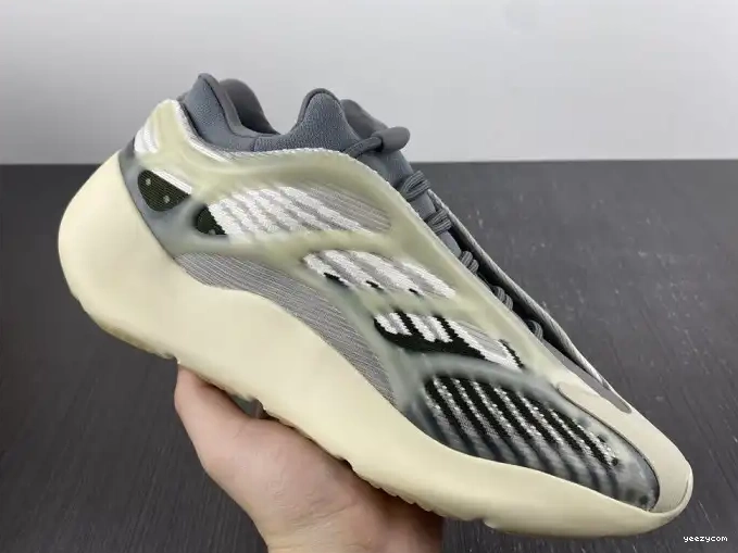 V3 700 Yeezy Fade Salt Adidas ID1674 0705